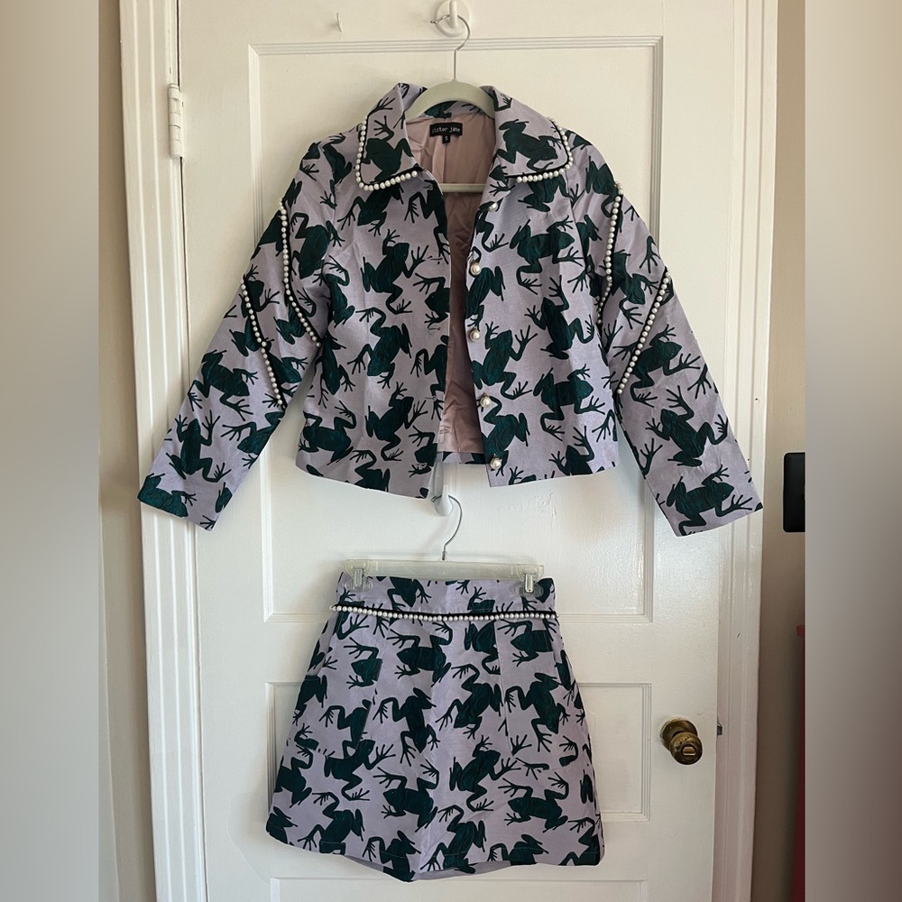S, Preppy Frog Print w/ Pearls Jacket & Skirt set